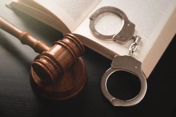 The Importance of Experience in Choosing a Defense Lawyer