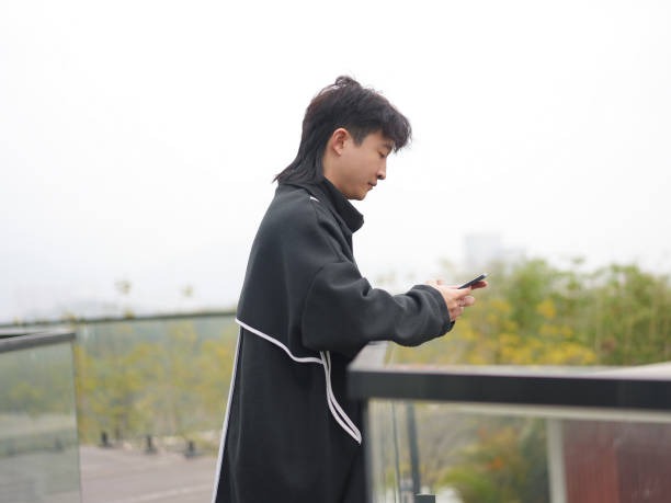 The Craft and Culture Behind Men’s Hanfu Fashion with Deep Roots