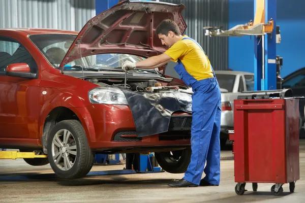What makes auto repair blooming prairie services stand out