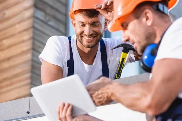 Why Local Expertise Matters When Hiring roofing companies in Bronx